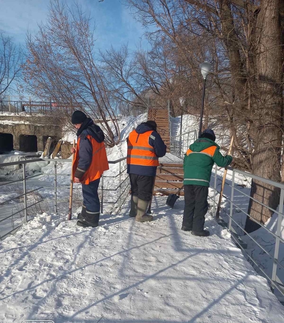 Муниципальный ЦУР: очищен от снега и наледи мост на улице Куйбышева.