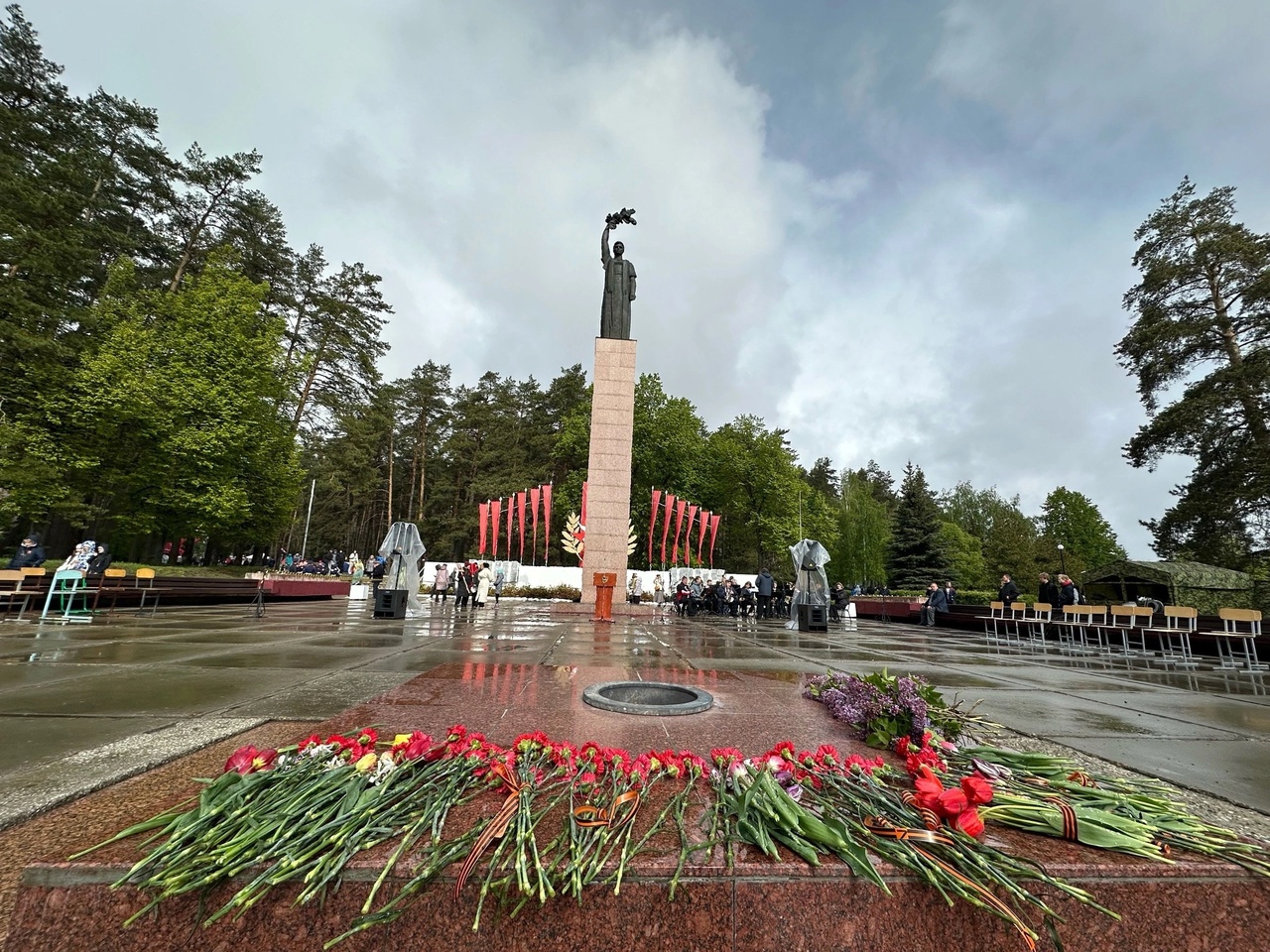В 10.40 у Монумента Славы начнётся городской митинг в честь 79-й годовщины Победы в Великой Отечественной войне.