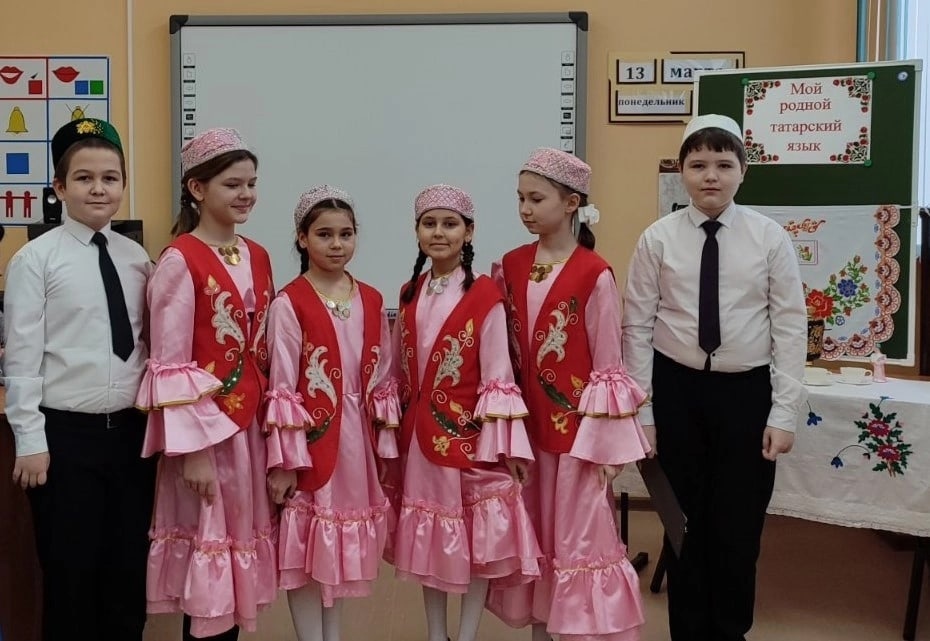 Учителя татарского языка городских школ обсудили вопросы взаимодействия и обменялись опытом применения передовых методик обучения родному языку.