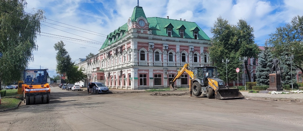 На улицах Самарской и III Интернационала начались ремонтные работы, проведено фрезерование дорог..