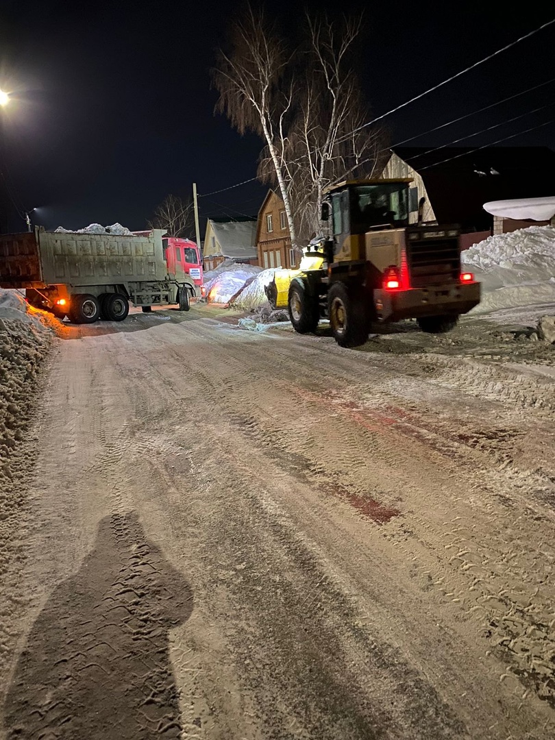 Вечером во вторник 5 марта начат вывоз снега с улицы Тоси Потаповой.
