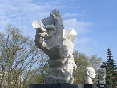 Братское кладбище. Мемориальный комплекс.