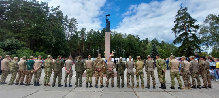 Димитровградские бойцы возвращаются из отпуска в зону СВО. Димитровградские бойцы возвращаются из отпуска в зону СВО.