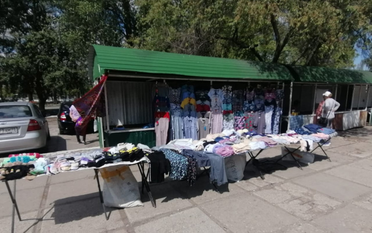 Сотрудники службы муниципального контроля провели выездные мероприятия по выявлению и пресечению фактов несанкционированной торговли. Сотрудники службы муниципального контроля провели выездные мероприятия по выявлению и пресечению фактов несанкционированной торговли.
