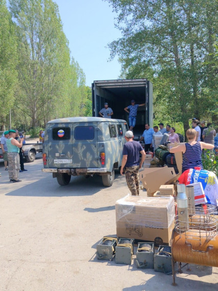 В субботу 8 июля из Димитровграда бойцам СВО отправлена очередная партия гуманитарного груза. В субботу 8 июля из Димитровграда бойцам СВО отправлена очередная партия гуманитарного груза.