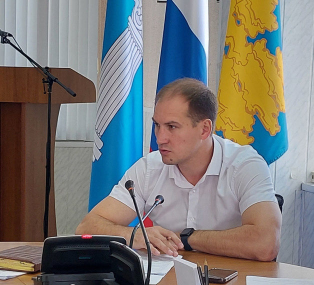 На штабе по ЖКХ: особый противопожарный режим, подготовка к следующему отопительному сезону, благоустройство территорий после ремонтных работ на инженерных сетях. На штабе по ЖКХ: особый противопожарный режим, подготовка к следующему отопительному сезону, благоустройство территорий после ремонтных работ на инженерных сетях.