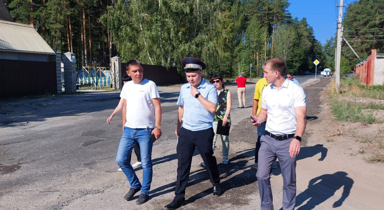 В четверг 10 августа на выездной комиссии по пассажирским перевозкам и безопасности дорожного движения были рассмотрены вопросы, с которыми обратились горожане 3 августа. В четверг 10 августа на выездной комиссии по пассажирским перевозкам и безопасности дорожного движения были рассмотрены вопросы, с которыми обратились горожане 3 августа.
