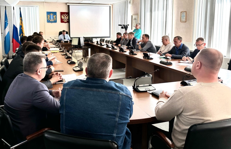 На штабе по ЖКХ: начало отопительного сезона, проведение субботников, благоустройство территорий после земляных работ. На штабе по ЖКХ: начало отопительного сезона, проведение субботников, благоустройство территорий после земляных работ.