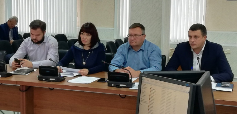 На штабе по ЖКХ: прохождение отопительного сезона, подготовка управляющих компаний к зиме, состояние контейнерных площадок. На штабе по ЖКХ: прохождение отопительного сезона, подготовка управляющих компаний к зиме, состояние контейнерных площадок.