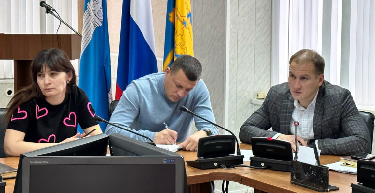 На транспортной комиссии 7 ноября обсудили намерение перевозчиков повысить тарифы на проезд в общественном транспорте. На транспортной комиссии 7 ноября обсудили намерение перевозчиков повысить тарифы на проезд в общественном транспорте.