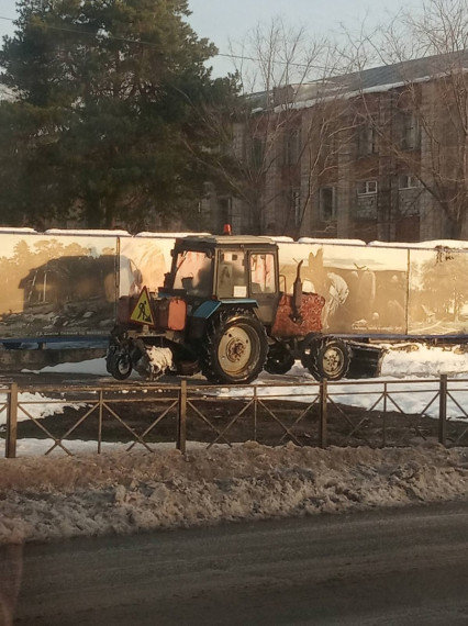 Ведётся очистка дорог и городских территорий.