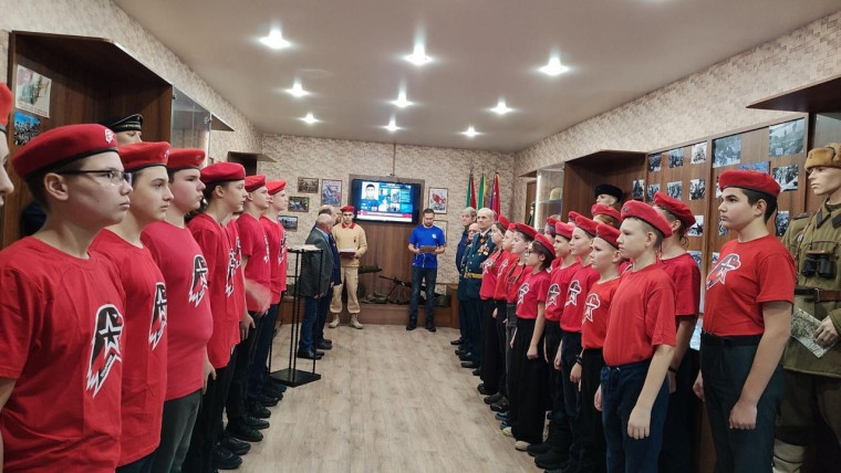 Димитровградские школьники Лицея №25 и Городской гимназии приняли тожественную клятву ЮНАРМЕЙЦА. Димитровградские школьники Лицея №25 и Городской гимназии приняли тожественную клятву ЮНАРМЕЙЦА.
