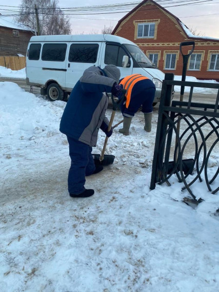 Ведётся очистка дорог и городских территорий.