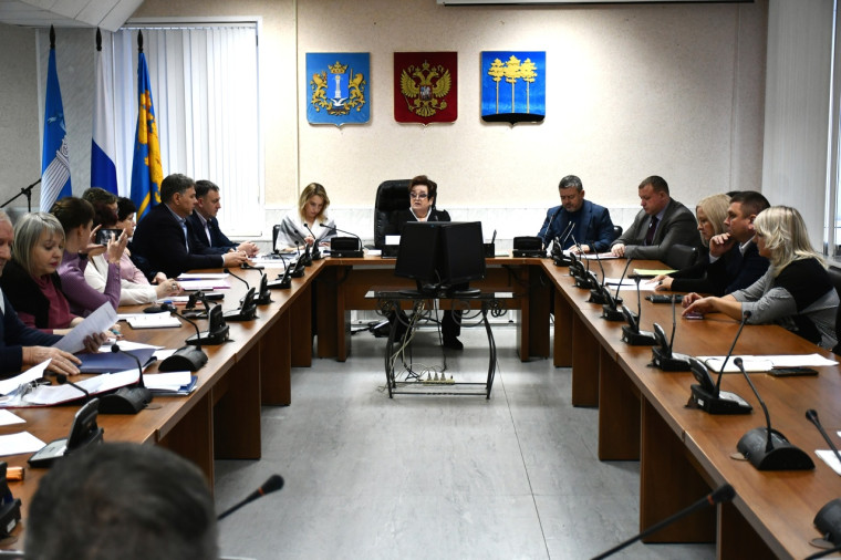 Безналичная оплата проезда в городском пассажирском транспорте и развитие зимних видов спорта - основные вопросы повестки дня итогового заседания Общественной палаты Димитровграда. Безналичная оплата проезда в городском пассажирском транспорте и развитие зимних видов спорта - основные вопросы повестки дня итогового заседания Общественной палаты Димитровграда.