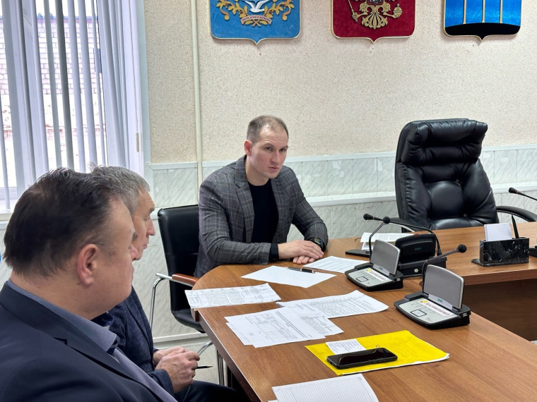 Городская КЧС: меры пожарной безопасности и предотвращения несчастных случаев на воде в новогодние праздники и на Крещение. Городская КЧС: меры пожарной безопасности и предотвращения несчастных случаев на воде в новогодние праздники и на Крещение.