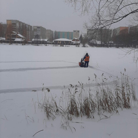 Ведётся очистка дорог и городских территорий.