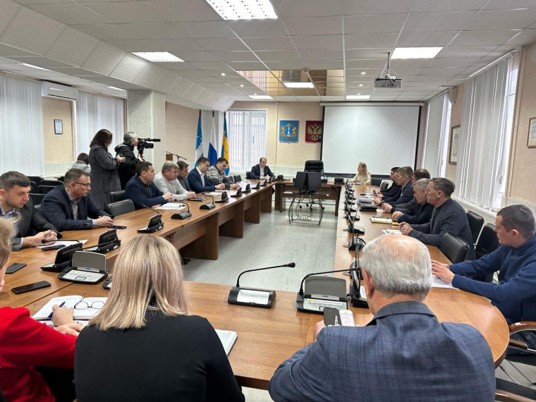Расчистка дорог от снега, противогололёдная обработка проезжих и пешеходных зон. Расчистка дорог от снега, противогололёдная обработка проезжих и пешеходных зон.