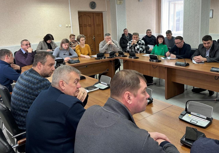 На экстренном заседании КЧС поставили задачи на ближайшие дни. На экстренном заседании КЧС поставили задачи на ближайшие дни.