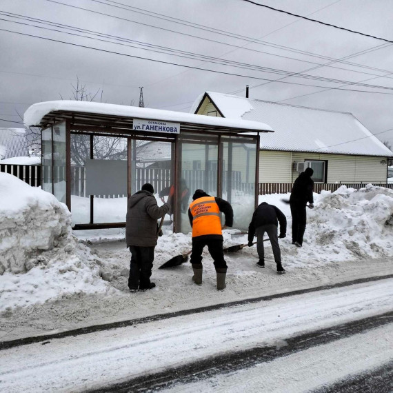 Ведётся очистка дорог и городских территорий. Ведётся очистка дорог и городских территорий.