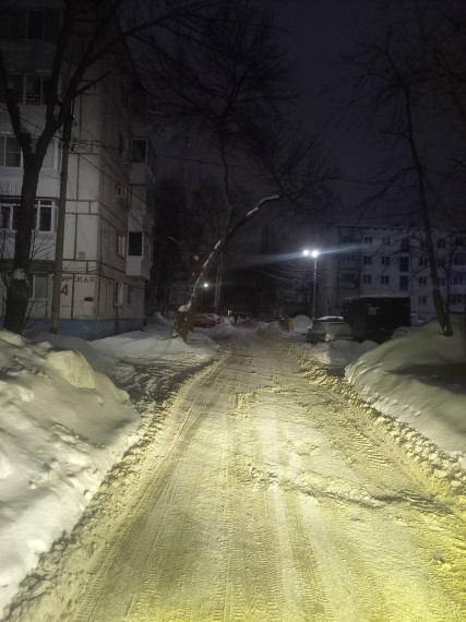 Продолжается очистка дорог и городских территорий. Продолжается очистка дорог и городских территорий.