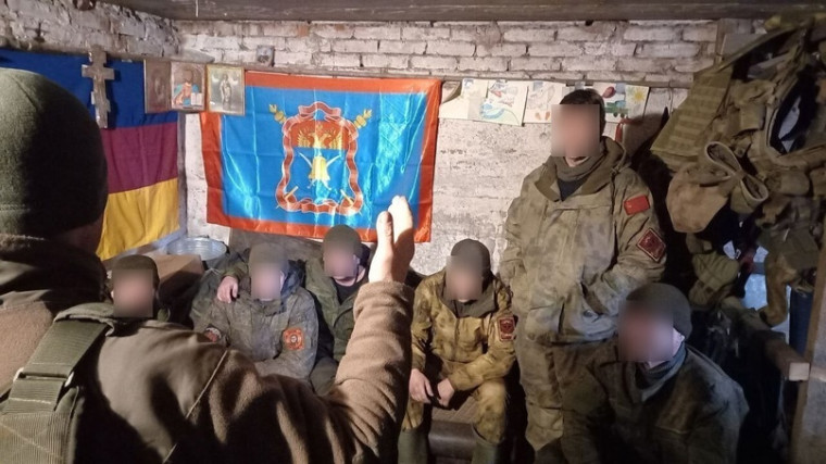 Казачьи атаманы побывали с инспекцией в боевом добровольческом отряде "Ермак". Казачьи атаманы побывали с инспекцией в боевом добровольческом отряде "Ермак".