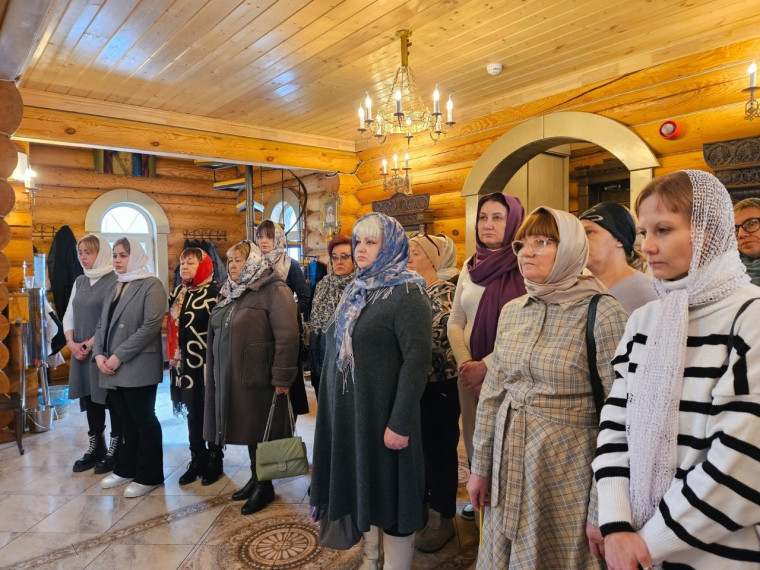 В храме Луки Крымского 8 марта прошла встреча с женами, матерями, сёстрами участников специальной военной операции. В храме Луки Крымского 8 марта прошла встреча с женами, матерями, сёстрами участников специальной военной операции.