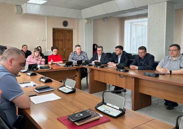 В среду 17 апреля штаб по ЖКХ провел заместитель главы города Дмитрий Трофимов.