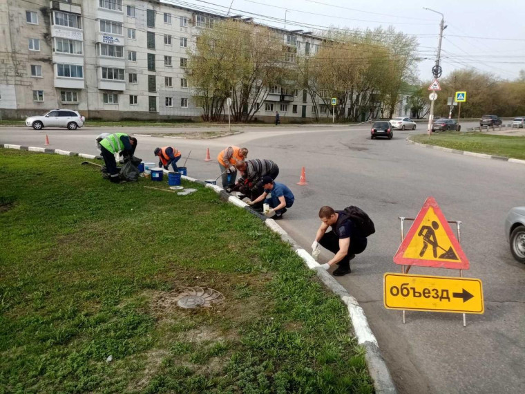 Ведётся очистка дорог и городских территорий.