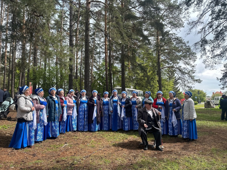 Народное гулянье проходит в парке Западном.