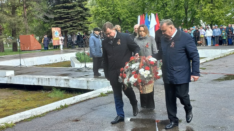 Прошёл митинг у мемориального комплекса рядом с ДААЗом..