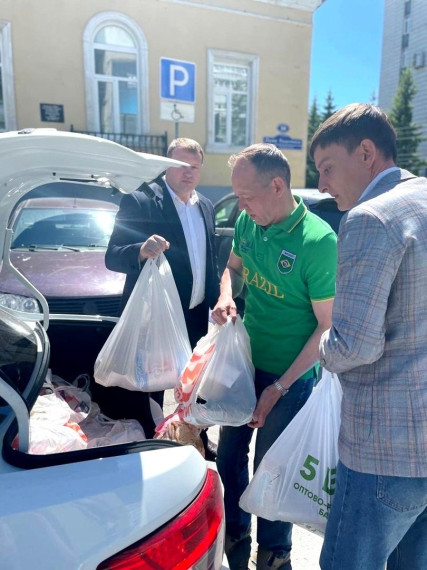 Передали гуманитарную помощь детям Донбасса и Новороссии.