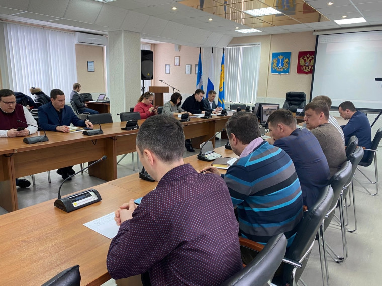 На штабе ЖКХ: режим работы коммунальных служб в праздники, содержание придомовых территорий и контейнерных площадок. На штабе ЖКХ: режим работы коммунальных служб в праздники, содержание придомовых территорий и контейнерных площадок.