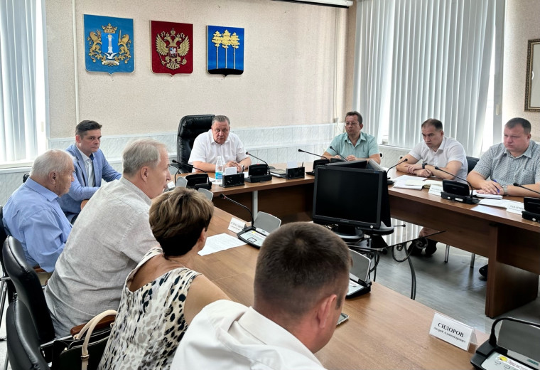 Коротко об аппаратном совещании. Коротко об аппаратном совещании.