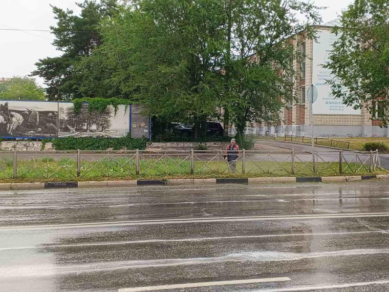 Ведётся очистка дорог и городских территорий. Ведётся очистка дорог и городских территорий.