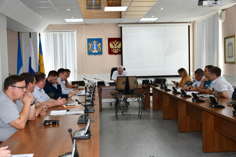 На штабе по ЖКХ: подготовка к новому отопительному сезону, состояние пожарных гидрантов, содержание контейнерных площадок для сбора мусора. На штабе по ЖКХ: подготовка к новому отопительному сезону, состояние пожарных гидрантов, содержание контейнерных площадок для сбора мусора.