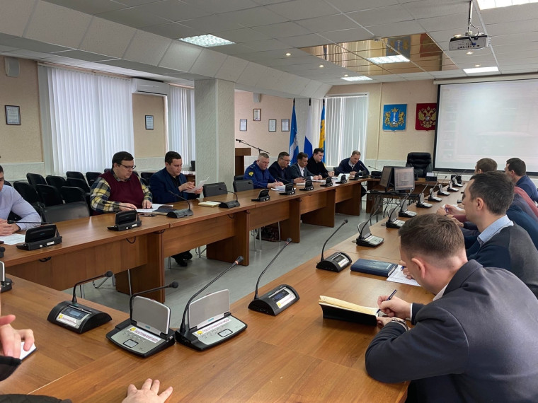 На штабе по ЖКХ: уборка снега и наледи с крыш, подготовка к весеннему паводку и новому отопительному сезону. На штабе по ЖКХ: уборка снега и наледи с крыш, подготовка к весеннему паводку и новому отопительному сезону.