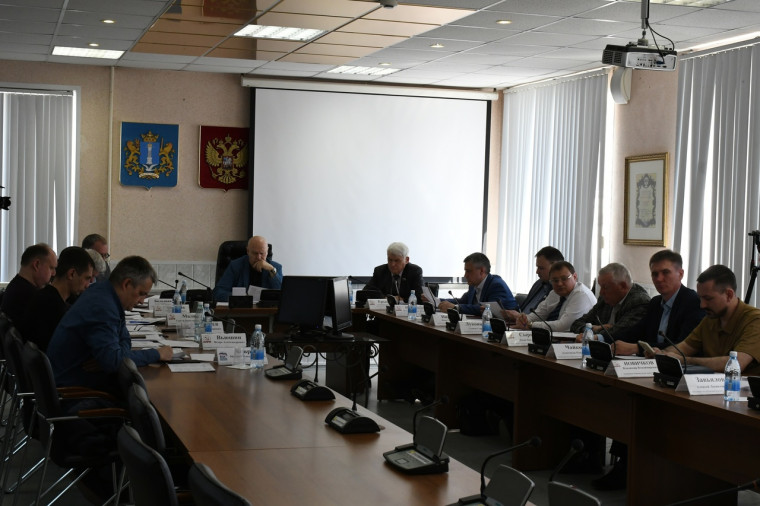 Заседание профильного комитета Городской Думы: благоустройство дворовых и общественных территорий в 2023 году, окончание отопительного сезона, весеннее благоустройство города. Заседание профильного комитета Городской Думы: благоустройство дворовых и общественных территорий в 2023 году, окончание отопительного сезона, весеннее благоустройство города.