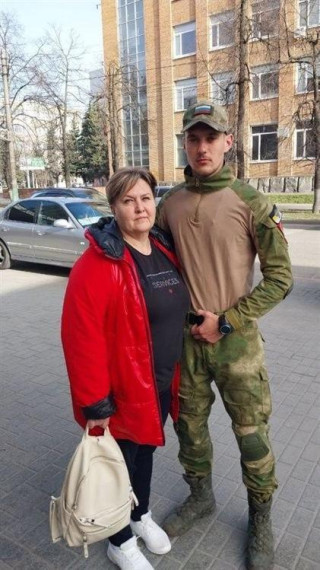 Все мы хотим только чистого неба над головой, и чтобы все остались живы и невредимы. Все мы хотим только чистого неба над головой, и чтобы все остались живы и невредимы.
