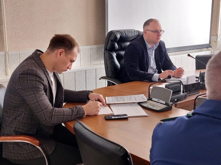 На штабе по ЖКХ: благоустройство после земляных работ, подготовка к следующему отопительному сезону. На штабе по ЖКХ: благоустройство после земляных работ, подготовка к следующему отопительному сезону.