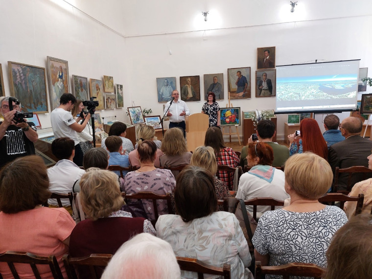 В краеведческом музее открылась выставка «Димитровградские художники - к юбилею города».