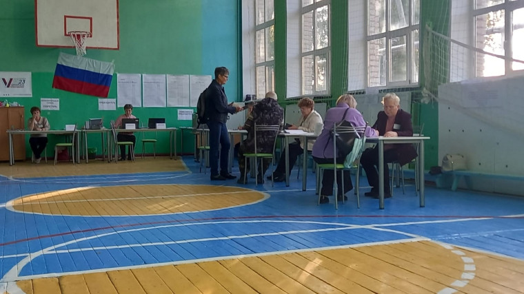 10 cентября - третий день голосования. Идут выборы депутатов областного Законодательного собрания и городской Думы.
