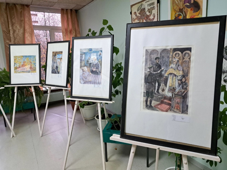 В Детской художественной школе открылась выставка, посвящённая 23-й годовщине канонизации небесного покровителя города.