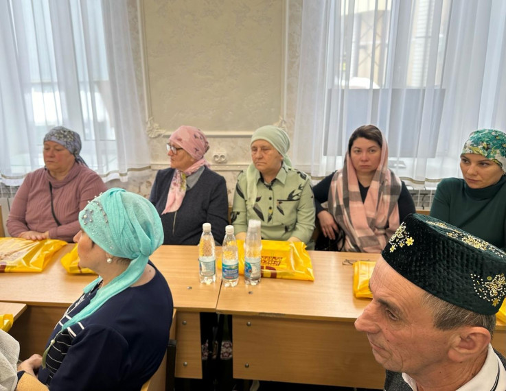 В городской мечети прошла встреча с жёнами и матерями воинов-мусульман.