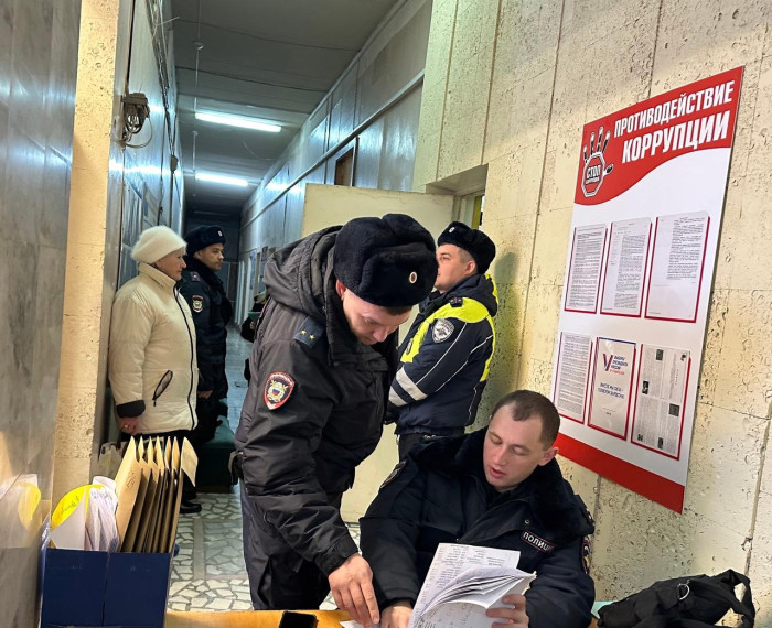 В Димитровграде в среду 13 марта начали развозить по УИКам бюллетени к выборам Президента.