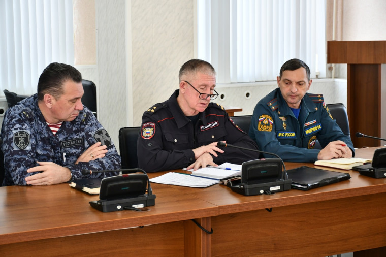 Глава города утром в субботу провёл заседание городской антитеррористической комиссии.