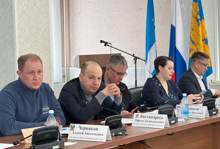 На заседании профильного комитета Городской Думы заслушали отчеты о работе администрации.