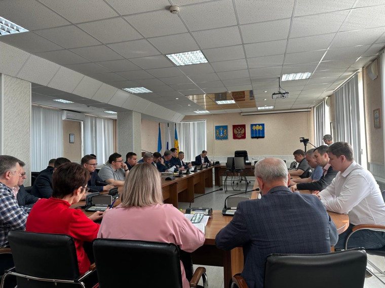 В среду 17 апреля штаб по ЖКХ провел заместитель главы города Дмитрий Трофимов.