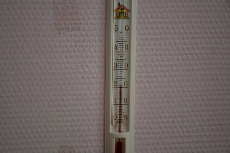 Сегодня по поручению главы города Сергея Сандрюкова ресурсоснабжающие организации включили отопление в школах и детских садах - там, где есть техническая возможность это сделать после окончания отопительного периода.