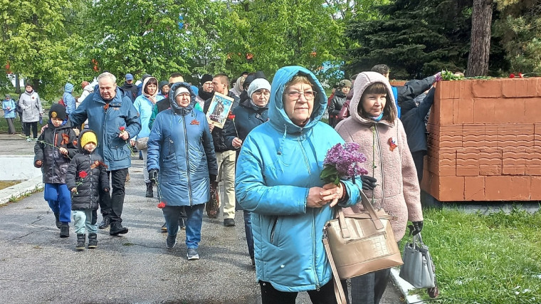 Прошёл митинг у мемориального комплекса рядом с ДААЗом..