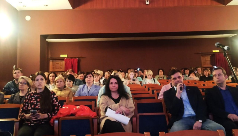 20 мая в драмтеатре прошли публичные слушания отчета по исполнению бюджета города.